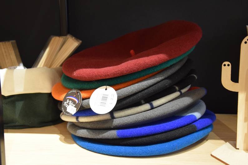 Le Béret Français | Jupette & Salopette Le Béret Français | Jupette & Salopette