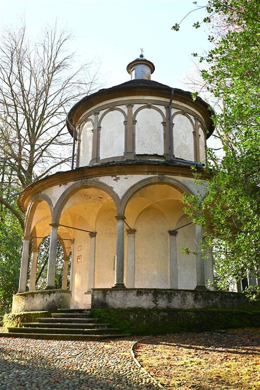 Sacro Monte d'Orta Italie | Jupette et Salopette