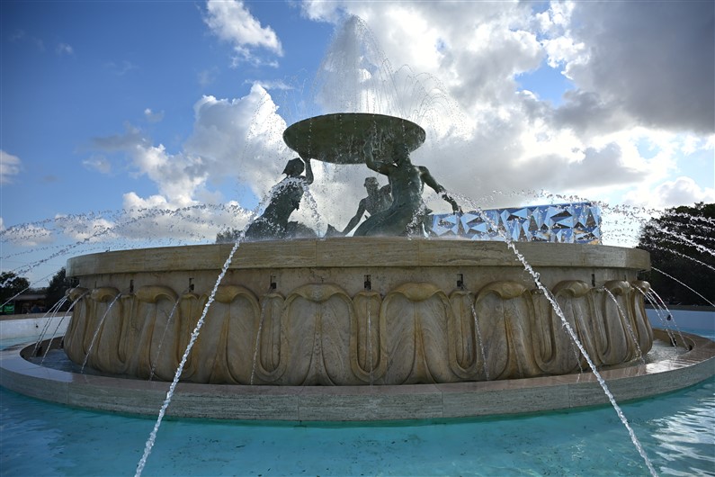 Fontaine des Tritons La Valette Malte | Jupette et Salopette Fontaine des Tritons La Valette Malte | Jupette et Salopette