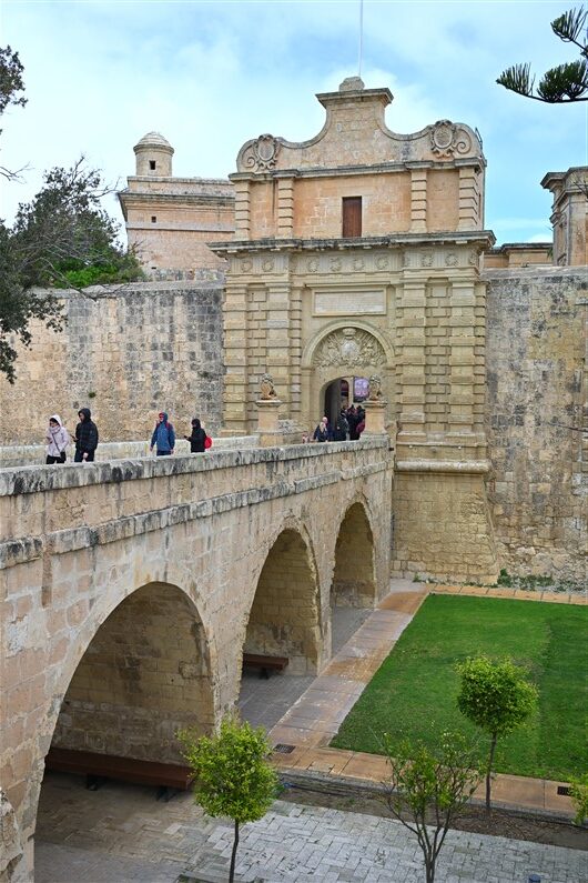 Mdina Malte | Jupette et Salopette Mdina Malte | Jupette et Salopette