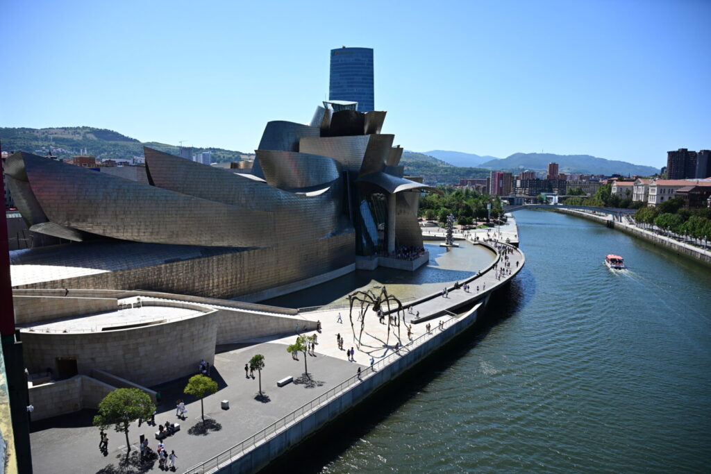 Guggenheim Bilbao | Jupette et Salopette