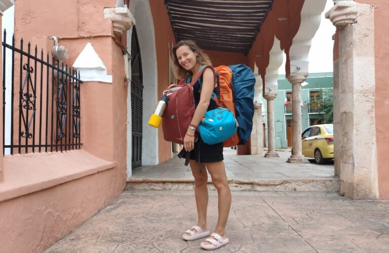 Qu'y a t'il dans mon sac à dos | Jupette et Salopette