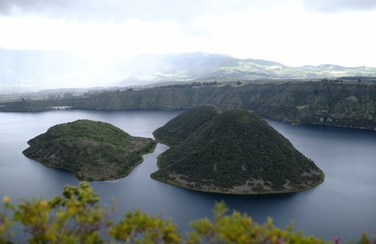 Laguna Cuicocha Ecuador | Jupette et Salopette